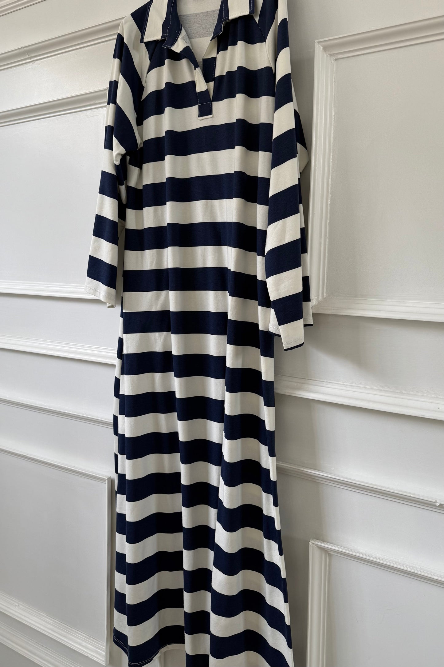 Gestreiftes Kleid